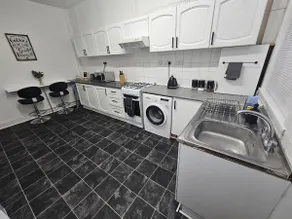 Stylish 2 Bed Flat-Harry Potter/Leavesden Studios - Image 4