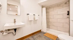 The Velvet ADA Suite Near Philly Events GSS B3 - Image 3