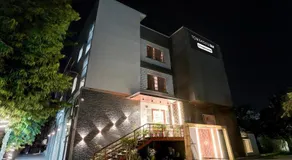 Super OYO Townhouse 418 Rama Inn - Image 4
