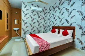 OYO Flagship Ar Grand - Image 5