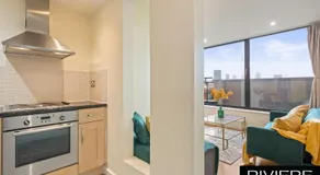 Luxe Penthouse-CityCentre-Parking-Balcony - Image 2