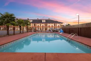 Baymont by Wyndham Commerce GA Near Tanger Outlets Mall - Image 2