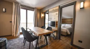Chalet Everest - Luxury Apartments - Image 2