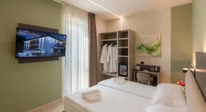 Ile Hotel  - Image 2