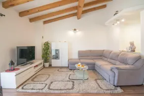 Prostrani apartman Maslina sa grijanim bazenom - Image 2