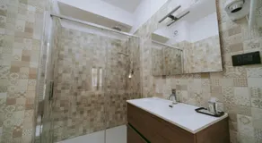 Guest Room 144 - Image 4