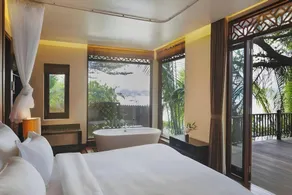 An Lam Retreats Saigon River - Image 2