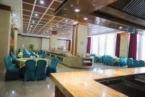 Huayue Hotel - Image 5