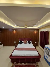 Hotel Bombay Regency - Image 1