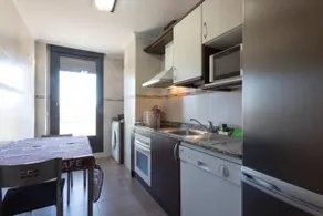 Apartamento Medrano PISCINA AIRE ACONDICIONADO terraza y 5 minutos del centro en coche ideal para mascotas - Image 2