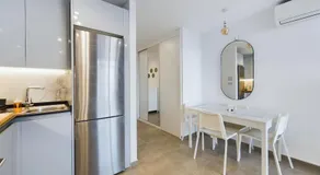 E1 18th Floor Studios - Scenic Sea & Beach Views - Image 4