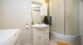Apartment Split Smile - Image 5