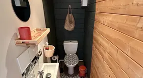 Cabane romantique climatisée avec piscine en pleine nature - Image 2