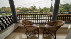 Backwater Home - Image 3