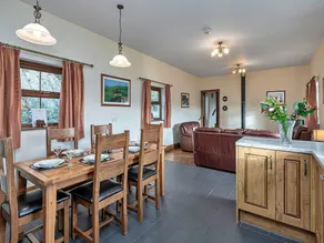 Cottage by Cardigan Bay with Hot Tub - Image 5