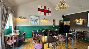 The Prince Albert Pub & Hotel with onsite FREE PARKING 2 minutes from Legoland - Image 3