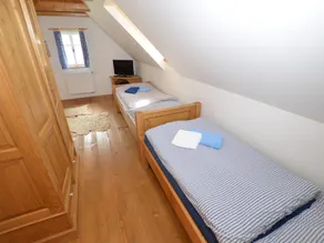 Spacious Cottage near Ski area in Bystra and Jiserou - Image 4