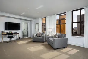 John Hand Club Hotel - Image 4