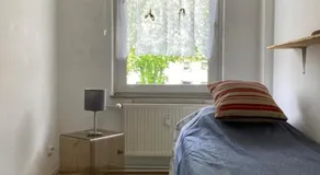 Self check in ganzes Apartment 40 m zwei Schlafzimmer Wlan Parkplatz eigenes Badezimmer mit Badewanne Kochecke Einfamilienhaus - Image 2