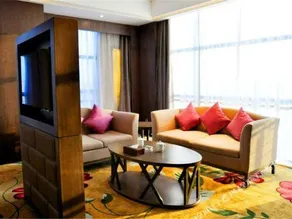 Feng Huang Hotel - Image 4