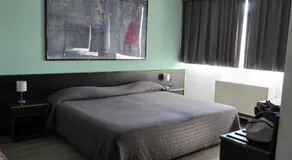 Green Hotel - Image 2
