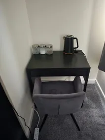 Quiet Ensuite Room in Rotherham - Image 4