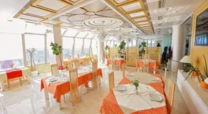 Jolly Hotel - Image 5