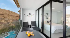 Ocean wave retreat - Image 3