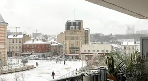 Modern Spacious flat with Terrace, Parking near Metro - Image 5