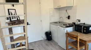 European District Hostel - Image 4