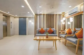 iHotel Uptown BGC - Image 2