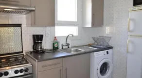 Apartamento Reformado con Estilo, Cerca de la Playa, para Familias, con Terraza y Parking - ES-323-50 - Image 5