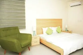 Vine Apartments - Image 3
