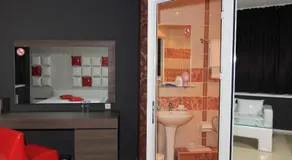 Bedroom Place Guest Rooms - Image 4