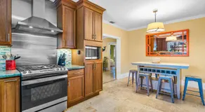 Walk to The Ave- Heated Pool, Spa, Golden Tee and Putting Green - mins to Beach- by Maven Vacation R - Image 4
