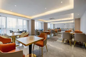 Kyriad Marvelous Hotel Guigang Wuyue Plaza High-speed Railway Station - Image 4