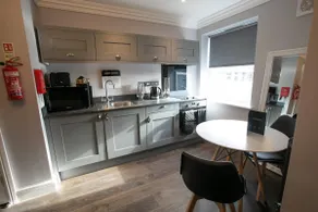 Norwich Castle. Unique serviced apartment. - Image 3