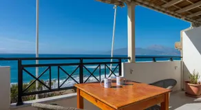 Finikas Studios & Apartments - Kalamaki Holidays - Image 4