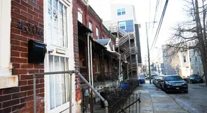 Oui on Ludlow - Entire House and Private Rooms in University City - Image 3