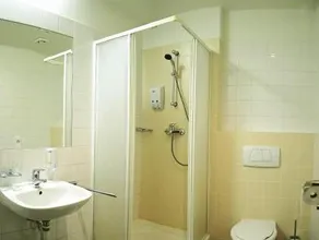 Hotel Maxim - Image 2