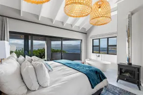 Flamingo Bay Manor - Image 2