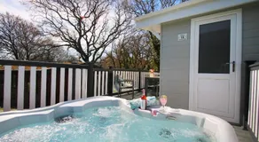 Oakdene 4 Bedroom Superior Lodge with Hot Tub - Image 3