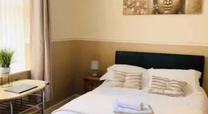 Runcorn Jubilee Guest House - Image 3