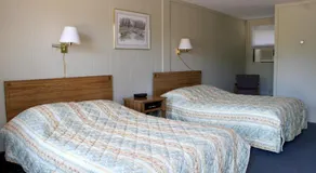 Bluffs Inn - Image 4