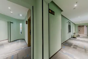 Home Inn Neo Shanghai Huaihai Road Wukang Building - Image 4