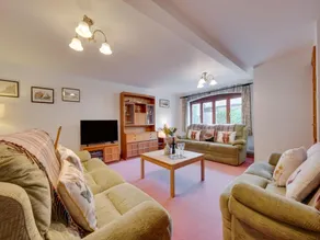 Finest Retreats - Cherry at Buckland Court - Image 2