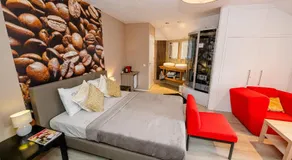 B & B M 3 - Image 2