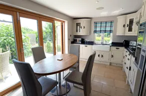 Maison de vacances avec jardin, barbecue et terrasse | Vue ville - Image 3