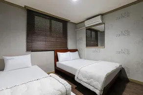Queen Motel Andong - Image 2