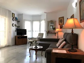 Easy Parking Poolside 2 Bedroom - E20 - Image 2